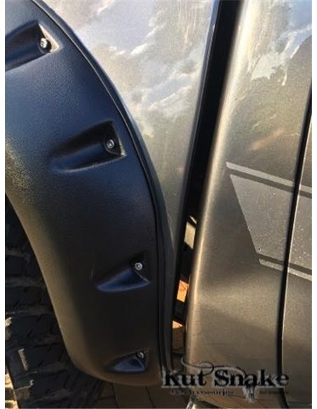 Obrobe blatnikov Toyota Hilux 2005-2012 95mm