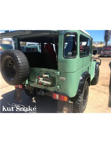 Obrobe blatnikov Toyota Land Cruiser 40