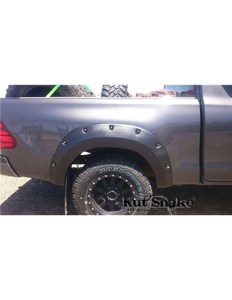 Obrobe blatnikov Toyota Hilux (Revo) 2015-2019 75mm