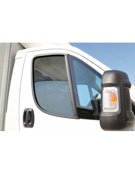 Univerzalni okenski komarnik